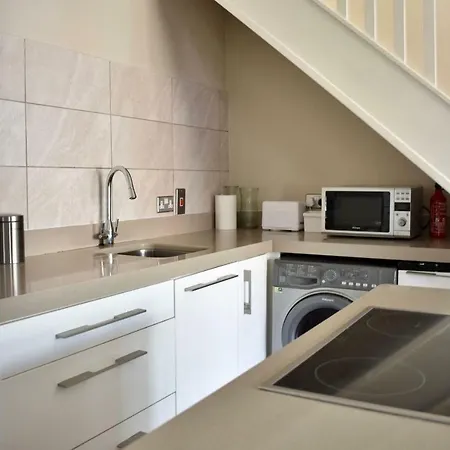 3 Bedroom Mezzanine In Temple Bar Apartment