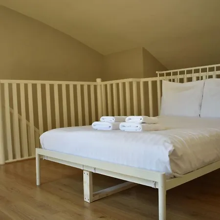 3 Bedroom Mezzanine In Temple Bar Apartment Dublin